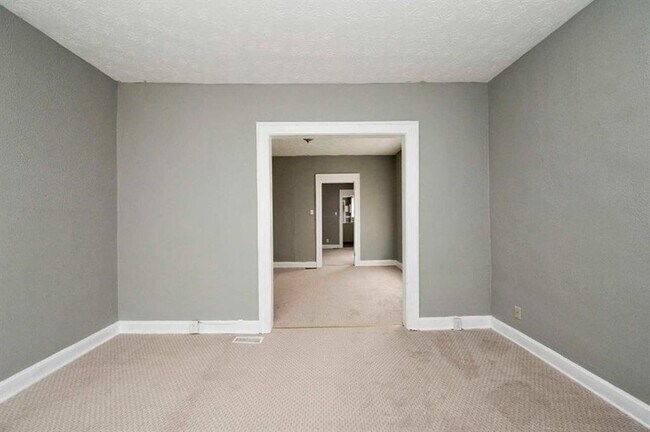 Building Photo - 2917 E Michigan St