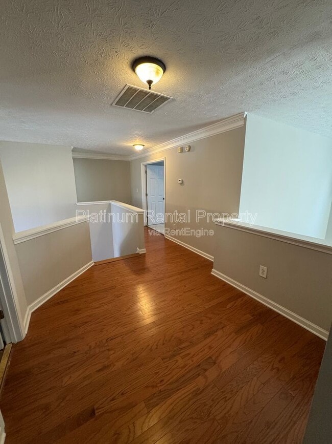 Building Photo - 11080 Crabapple Lake Dr