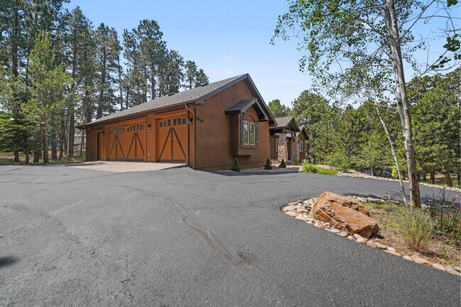 Building Photo - 18145 Bakers Farm Rd