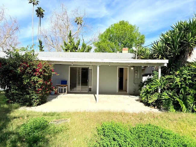 Building Photo - Beautiful Renovated Spacious 4 Bed - 2 Bath Home in West Hills