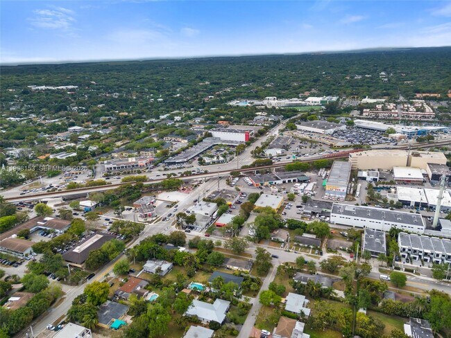 Building Photo - 6820 SW 77th Terrace