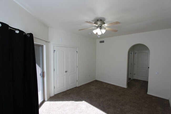 Building Photo - $500 off 1st months Rent!_3-Bedroom Summit Park Condo with Fireplace, Balcony & Covered Parking