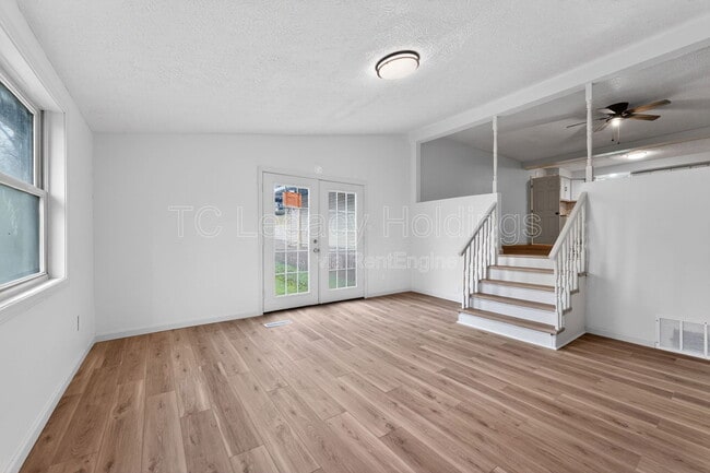 Building Photo - 301 Chew St