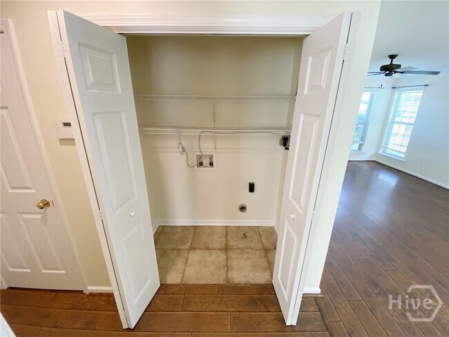 Building Photo - 205 Salt Landing Cir