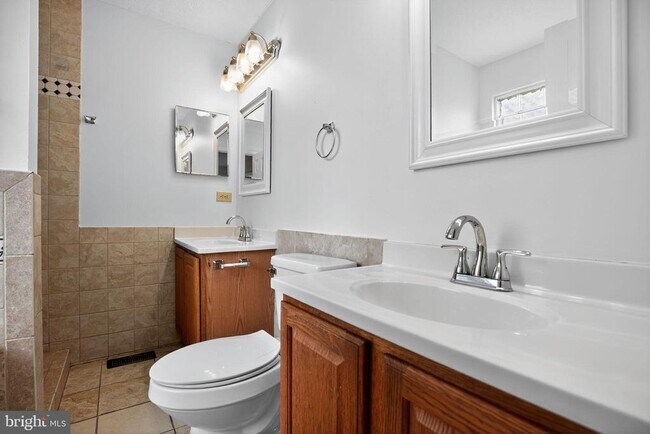 Building Photo - 22513 Castle Pollard Way