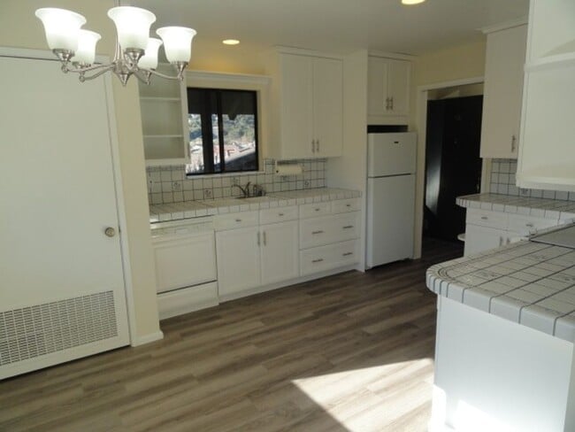 Building Photo - Carmel Valley Condo