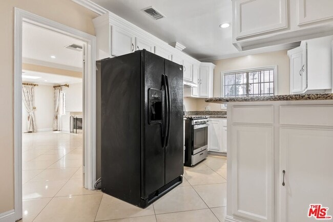 Building Photo - 2151 Glendon Ave