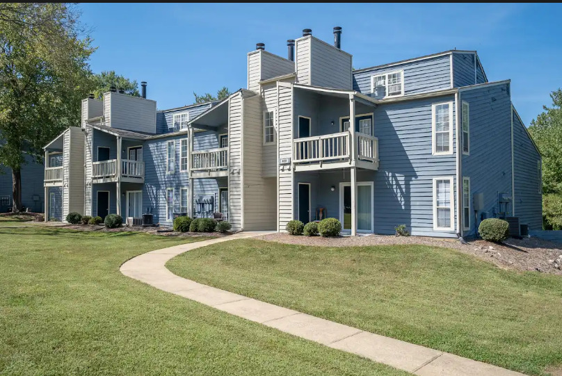 Building Photo - The Oaks Apartments