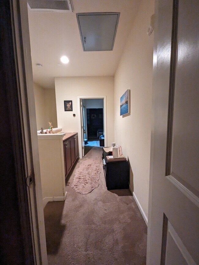 Alley - 764 Grandview Ter