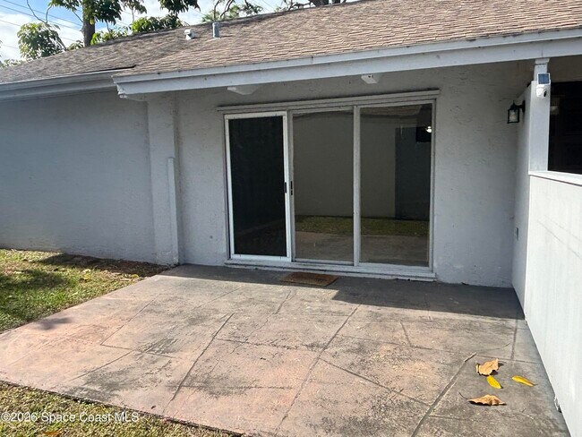 Building Photo - 467 Willow Tree Dr