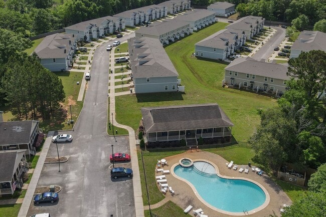 Building Photo - NEW LOW PRICE!!