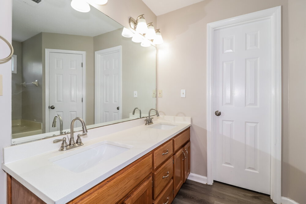Building Photo - 2575 Country Glade Cove S
