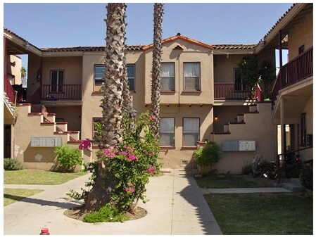 Building Photo - 822 N Marine Ave