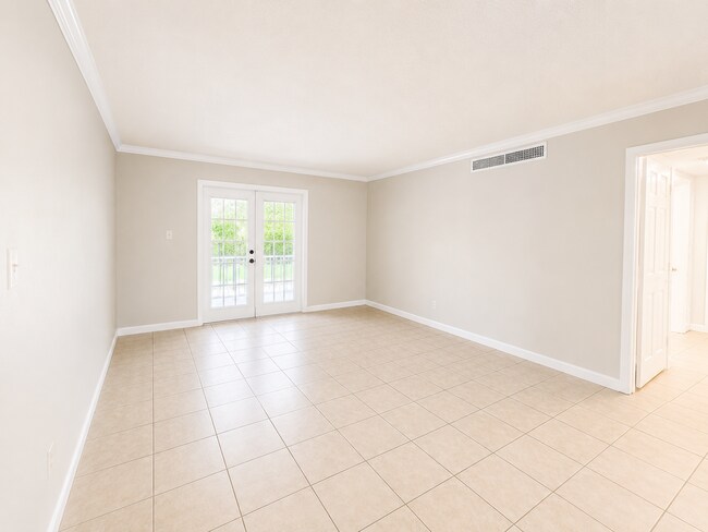 Building Photo - 2 Bed / 2 Bath Condo. In Altamonte Springs, Available Now !