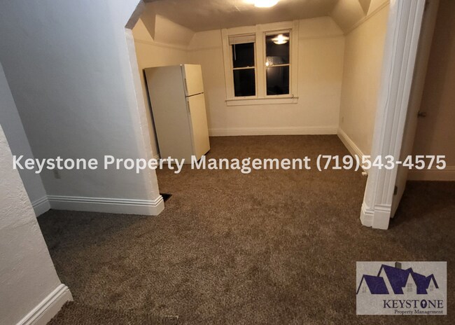 Building Photo - $400 Off Move In Special! Centrally Located, 2nd Floor Apartment with 1 Bedroom/1 Bathroom  - $80...
