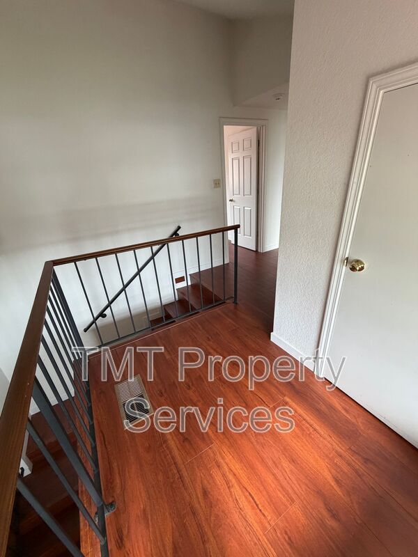 Building Photo - 2 Polvadera Ct