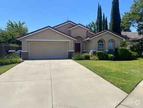 Building Photo - Prarie Oaks 3 Bdrm, 2 bath