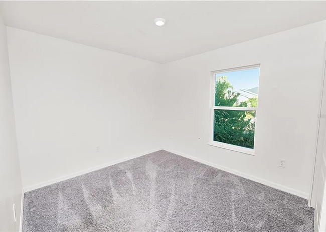 Building Photo - North Lakeland Rental Home!