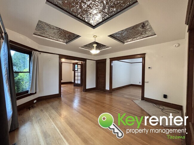 Building Photo - Unique 3-Bedroom Tacoma Home with Fenced Y...