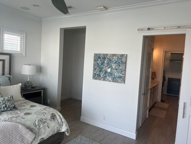 Building Photo - 11715 1st St E