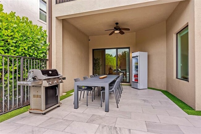 Building Photo - 9571 Eden Roc Ct