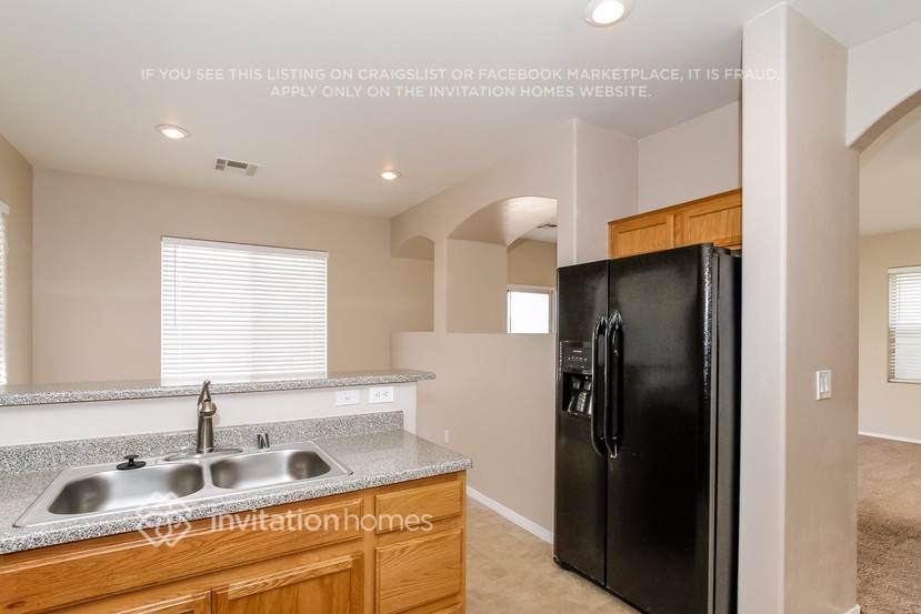 Building Photo - 6554 E Coronado Canyon Ave