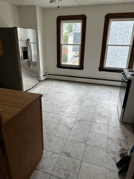 Building Photo - 311 New Park Ave