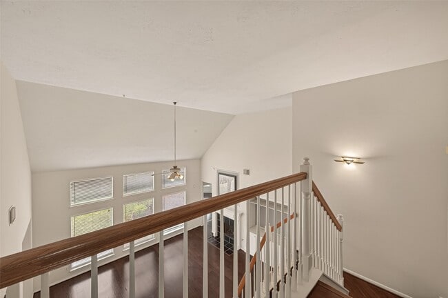 Building Photo - 3127 Edgewood Dr