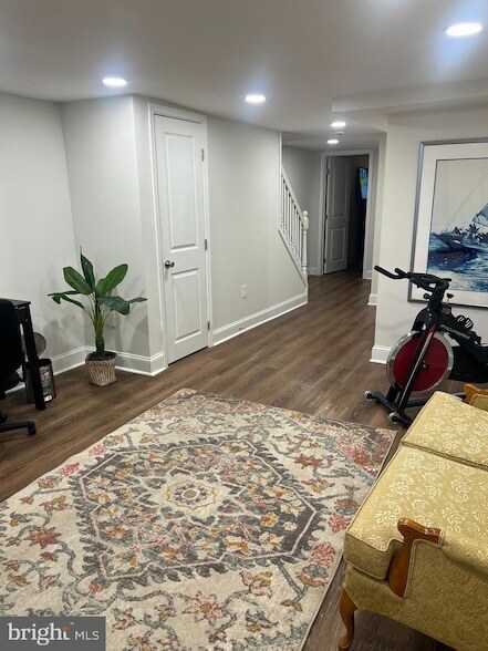 Building Photo - 508 N Linwood Ave