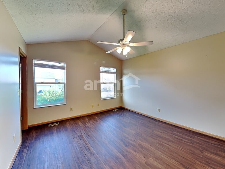 Building Photo - 5448 Longworth Dr