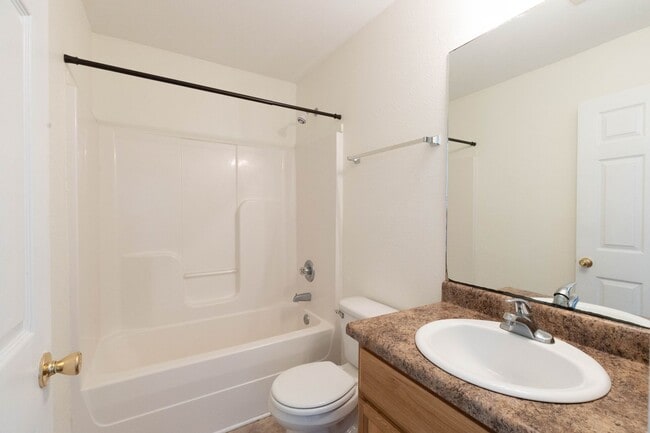 Building Photo - 3 Bedroom 2 Bath - D'Iberville