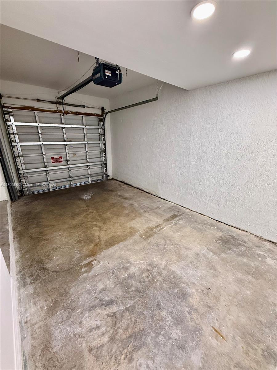 Building Photo - 8851 NW 110th Pl