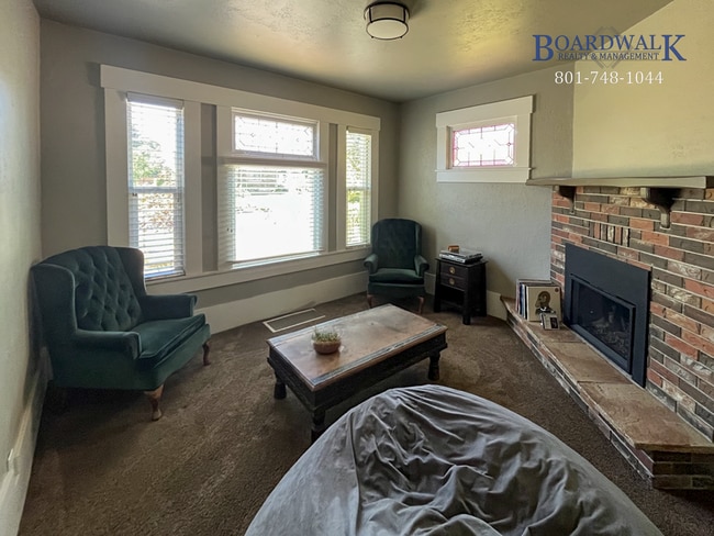 Building Photo - Cozy Private Bedroom in House Share