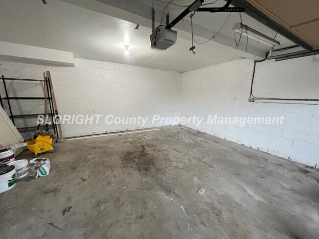 Building Photo - AVAILABLE MAY - Updated Home in Atascadero - 3 Bedroom / 2 Bathroom