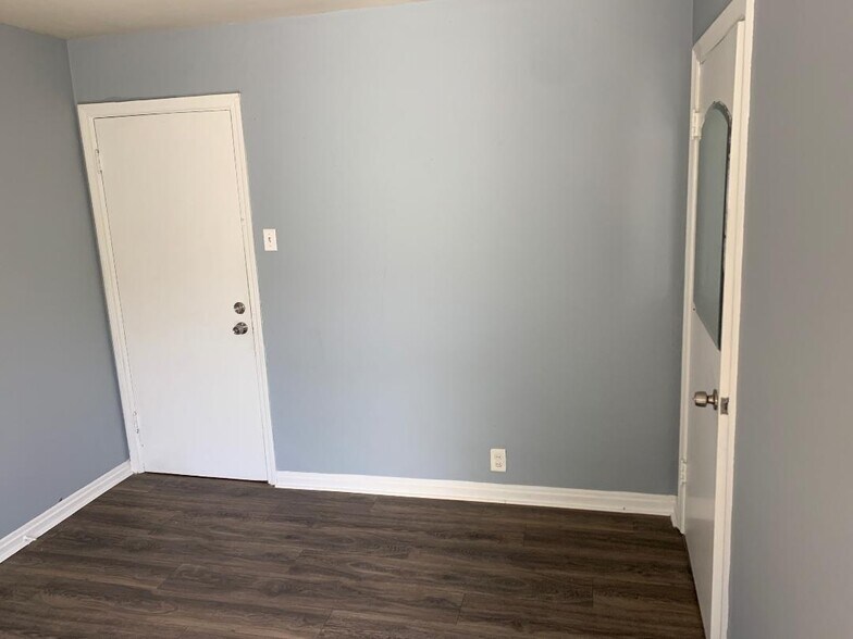 Building Photo - 7110 Drury Ln