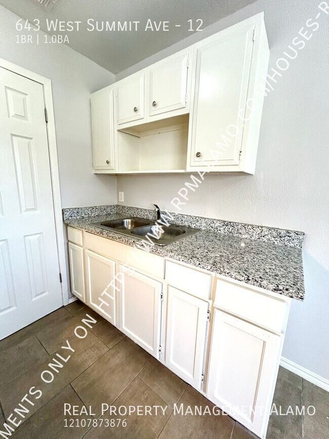 Building Photo - 643 W Summit Ave.