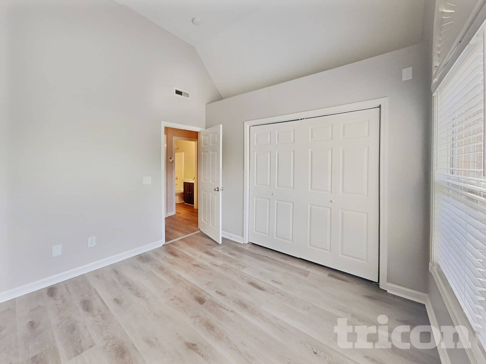 Building Photo - 101 Bentree Dr