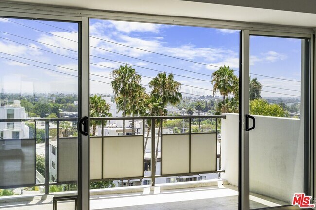 Building Photo - 1155 N La Cienega Blvd