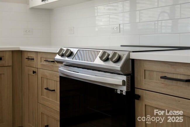 Building Photo - 14011 Bespoke Rd