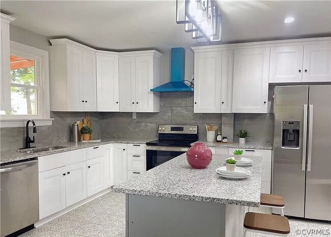 Building Photo - Beautiful Newly Renovated Home Available D...