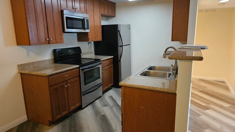 Building Photo - 210 Chambers Street