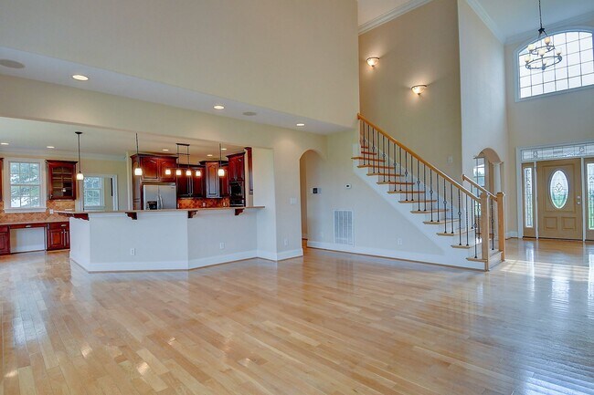 Building Photo - BEAUTIFUL HOME FOR RENT SOUTH CHESAPEAKE!