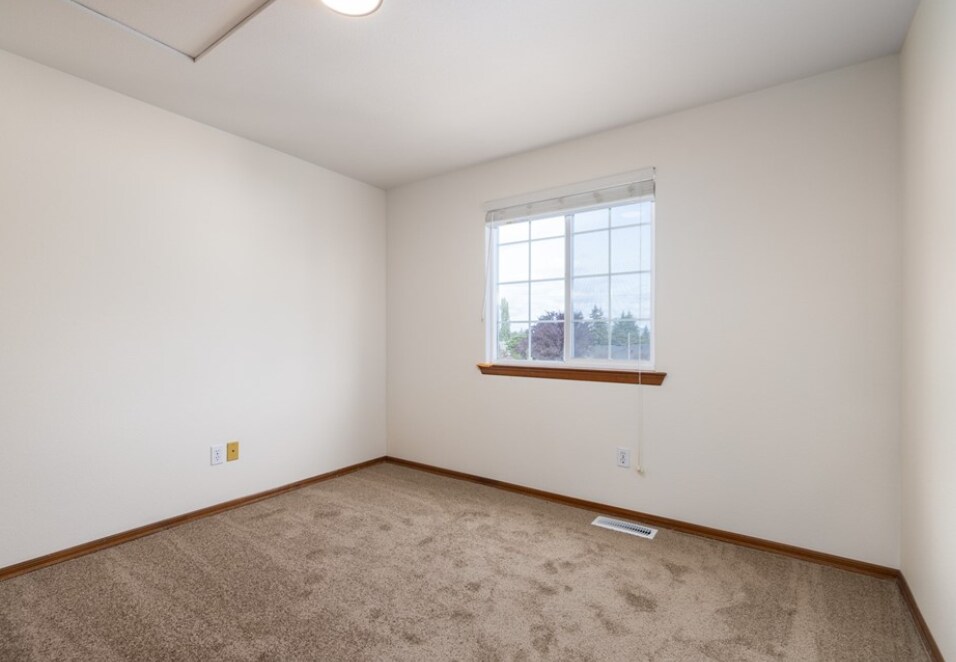 Building Photo - 2306 E Division St