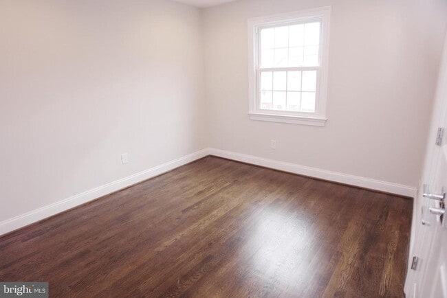 Building Photo - 12307 Chesterton Dr