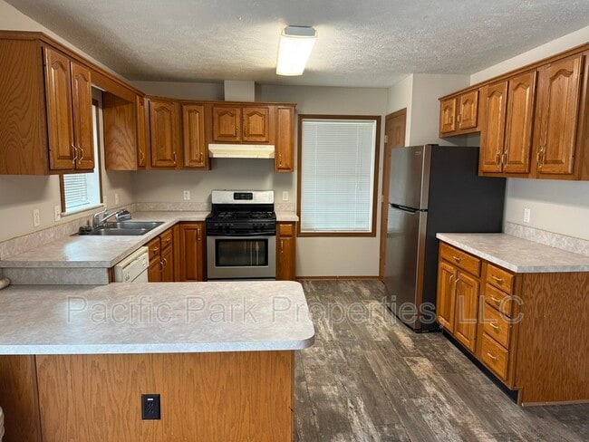 Building Photo - 1010 W 30th St