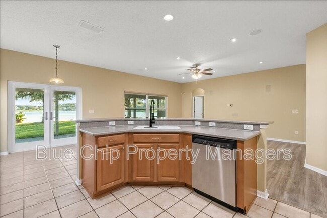 Building Photo - 5846 Manchester Bridge Dr