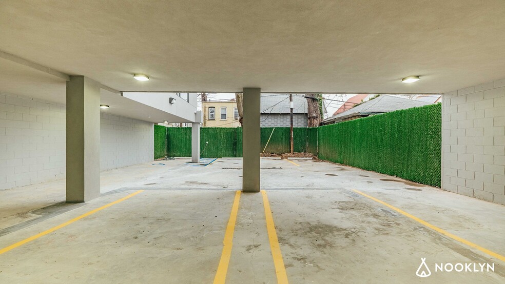 Building Photo - 282 E 32nd St