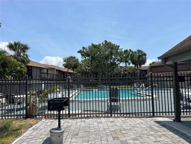 Building Photo - 6336 Newtown Cir