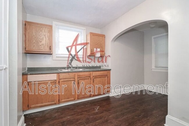 Building Photo - 488 Stanton Ave