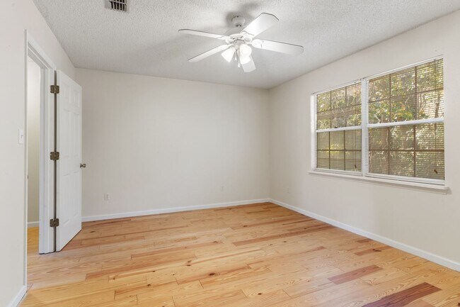 Building Photo - 2372 Gregory Dr